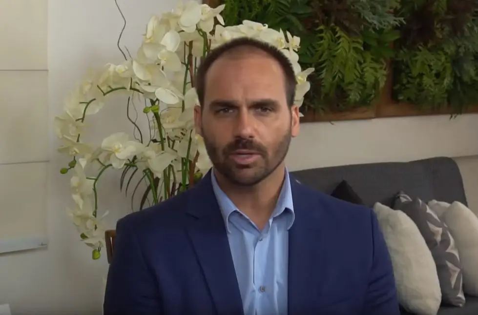 Eduardo Bolsonaro diz que recebeu conversa entre Trump e Lula com “otimismo”