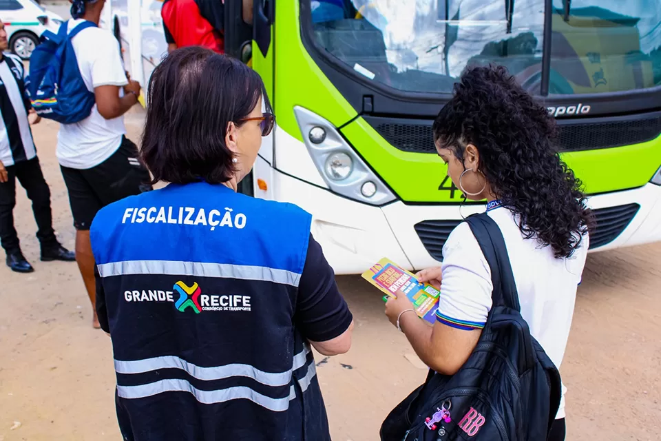 “Surfe” em ônibus: Grande Recife registra 107 casos e 3 mortes nos últimos dez meses.