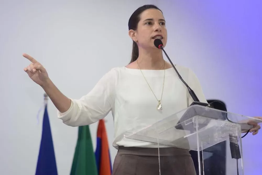 Governadora Raquel Lyra se pronuncia sobre caso do menino Arthur, em Tabira