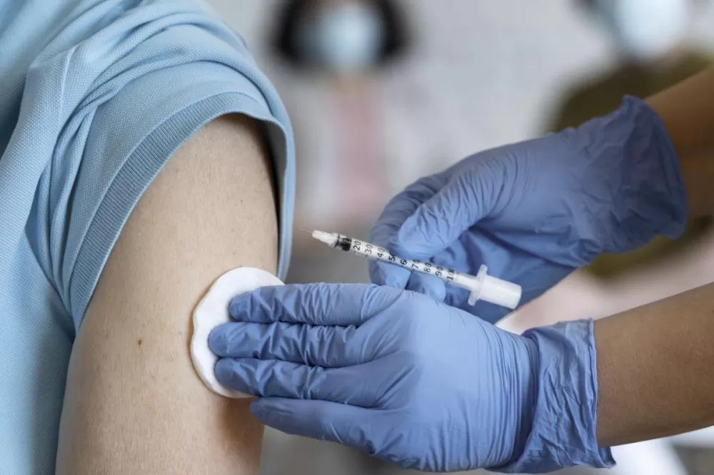 Mais de 114 mil gestantes de Pernambuco aguardam a nova vacina do SUS contra bronquiolite em recém-nascidos