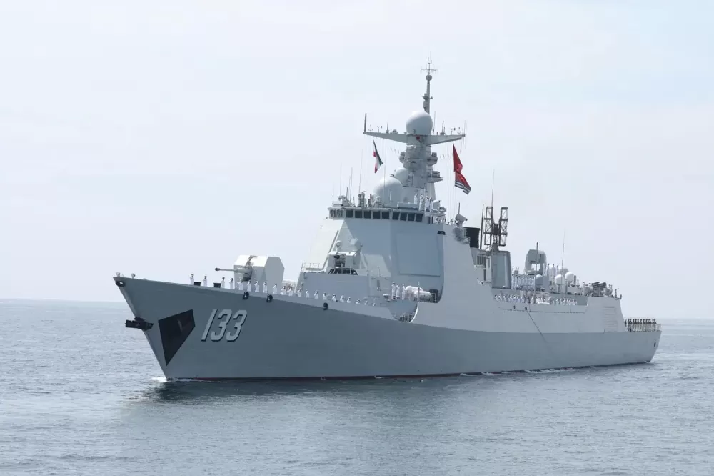 China reúne navios militares de todo o Leste Asiático em demonstração de força naval