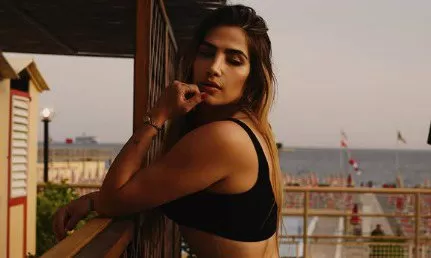 Filha de cantor famoso desabafa sobre estar 'impossível' arranjar namorado.