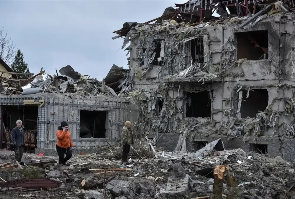 Rússia lança ataque de drones e mísseis na Ucrânia contra instalações de energia