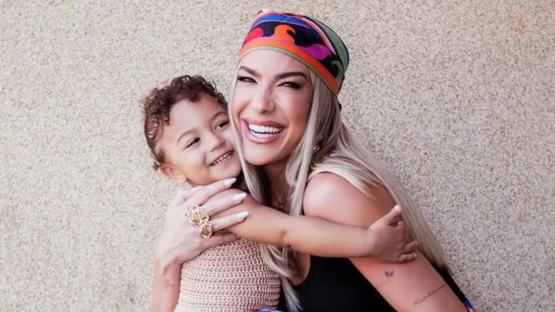 Lore Improta compartilha de Liz com roupa de bailarina em post emotivo nas redes: ‘Tão grata’