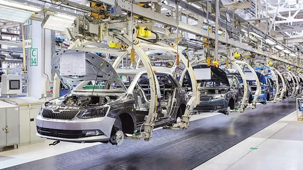 Produção e venda de veículos caem em novembro, diz Anfavea