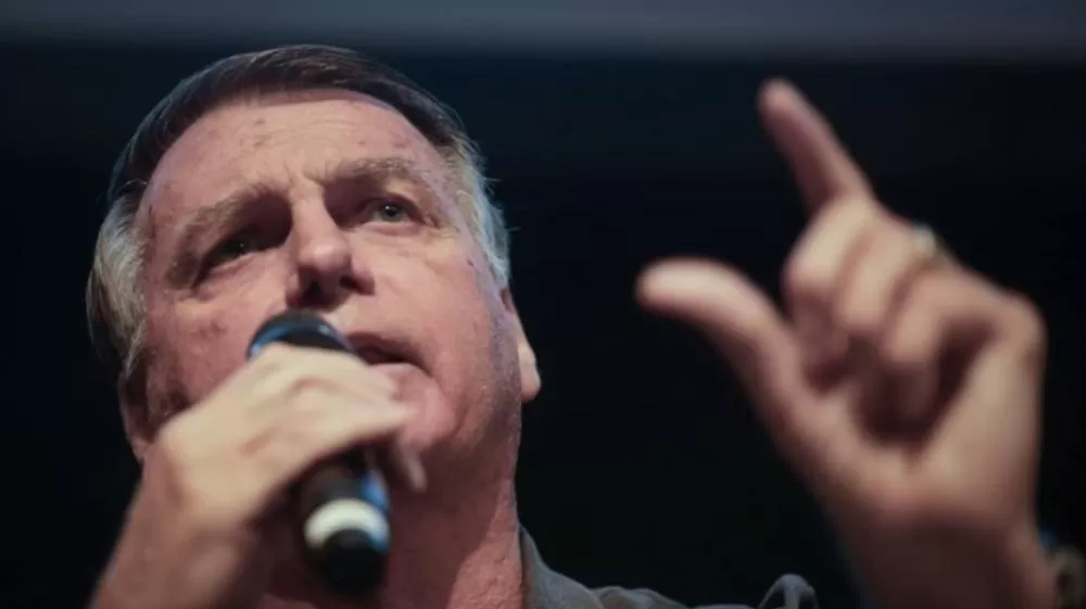 Bolsonaro pede ao STF prazo de 83 dias para responder à denúncia da PGR.