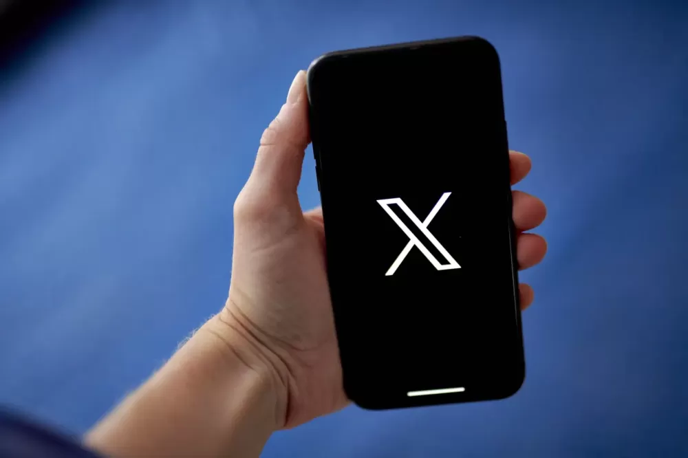 X recebe multa de US$140 mi da UE por violar regras de conteúdo