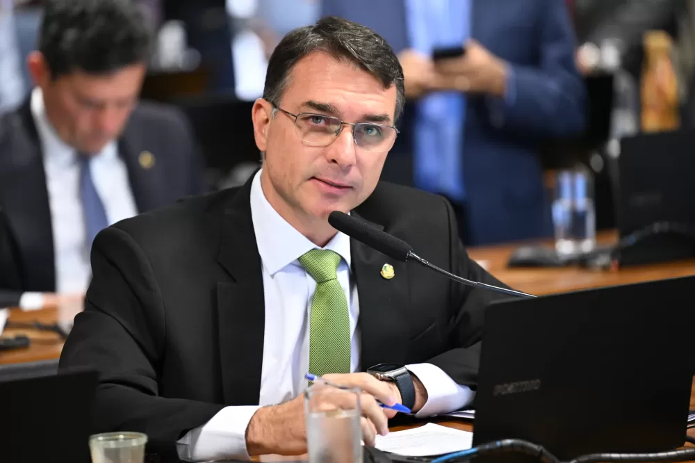 Flávio acusa Paulinho da Força de bloquear anistia e cobra votação ainda em 2025