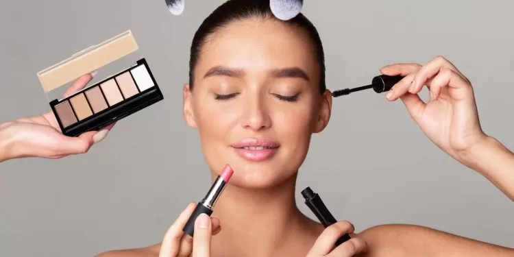 5 erros de maquiagem que envelhecem na hora e como corrigir