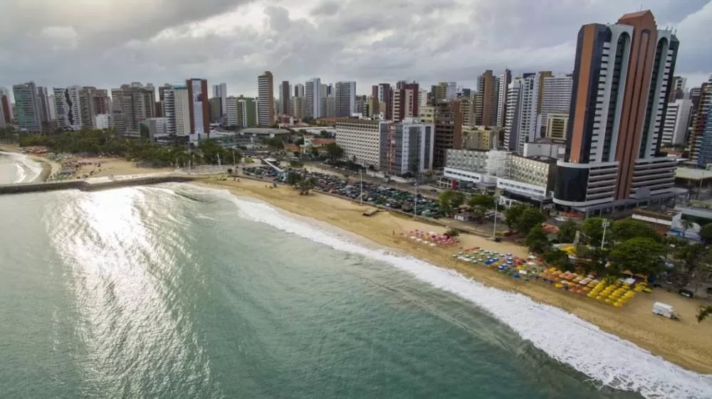 A cidade que serve de porta de entrada para os cenários mais incríveis do Nordeste