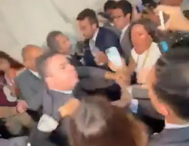 Tumulto na Câmara tem corte de sinal, agressões a jornalistas e críticas a Hugo Motta