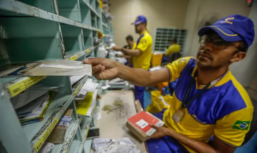 Governo Lula publica decreto que abre caminho para socorro aos Correios