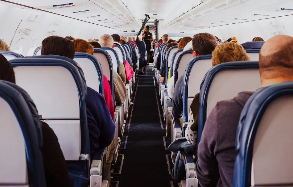 Decidiu viajar no fim do ano de última hora? Veja como buscar passagens mais baratas