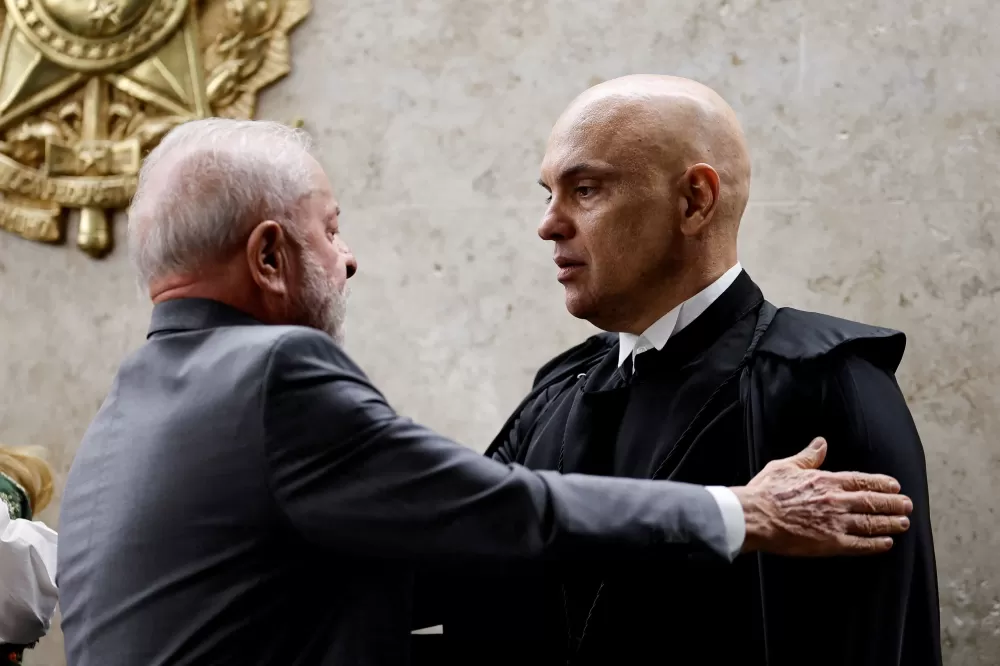 Mídia internacional cita revés para Bolsonaro na retirada de Moraes da Magnitsky