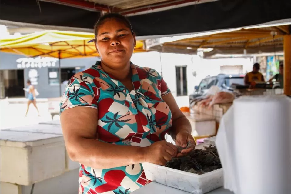 Concessão da orla do Recife: comerciantes do Mercado do Peixe apreensivos com mudanças do novo projeto.