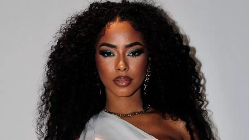 Natural? Lorena Maria desabafa sobre procedimentos estéticos e compartilha foto antiga