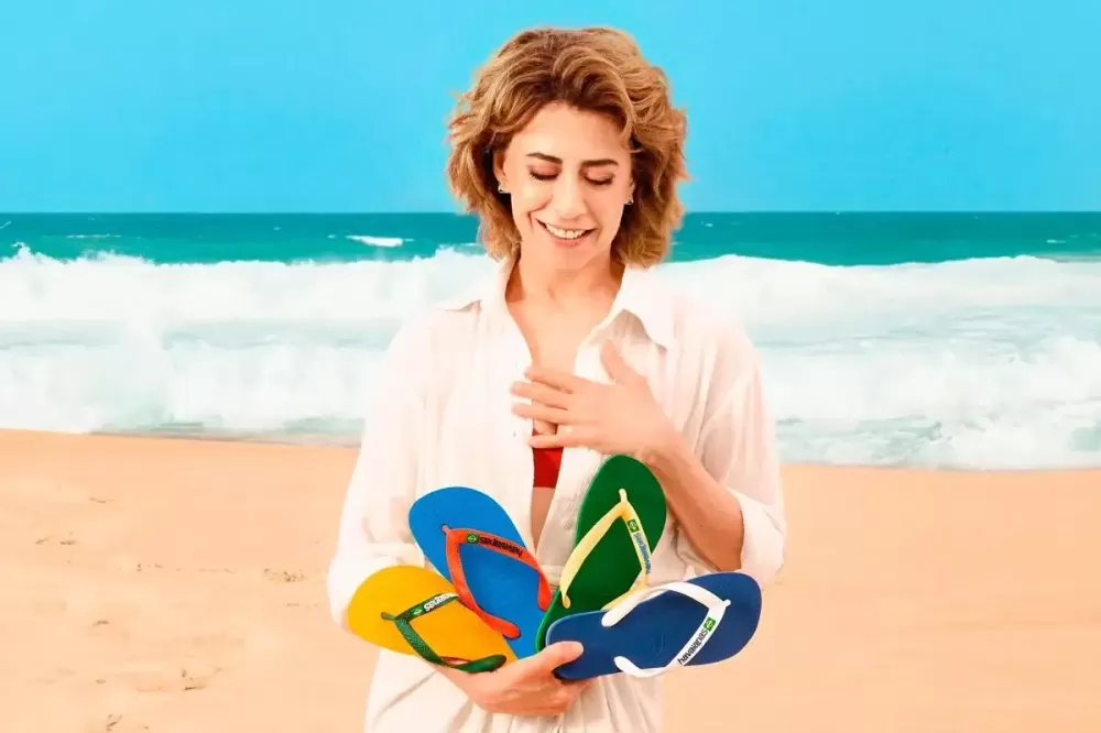 Entenda polêmica entre direita e Havaianas após comercial com Fernanda Torres