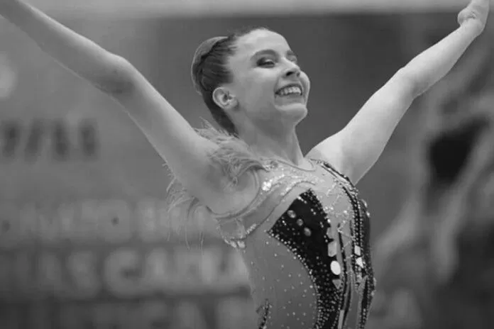 Morre Isabelle Marciniak, campeã brasileira de ginástica rítmica, aos 18 anos