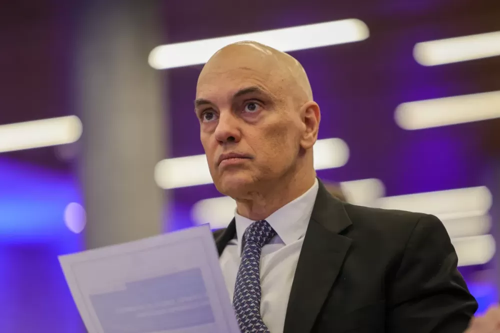 Oposição pretende suspender recesso para apresentar impeachment de Moraes