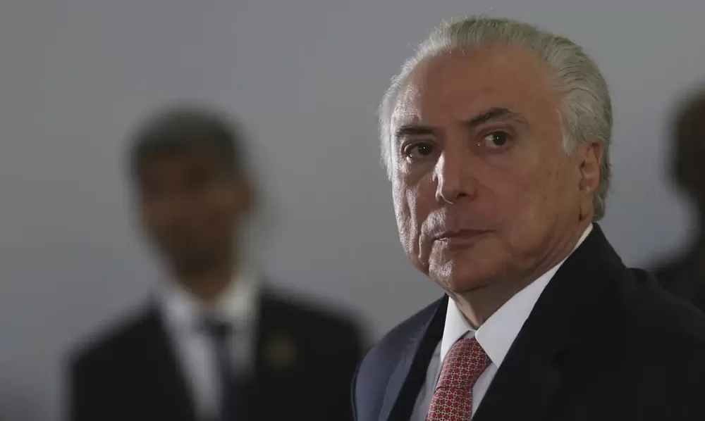 Temer vê falta credibilidade no governo e defende semipresidencialismo para evitar impeachment