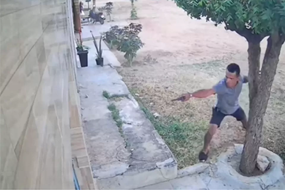 Discussão de vizinhos devido a som alto termina com tiros e duas pessoas feridas em Afogados da Ingazeira