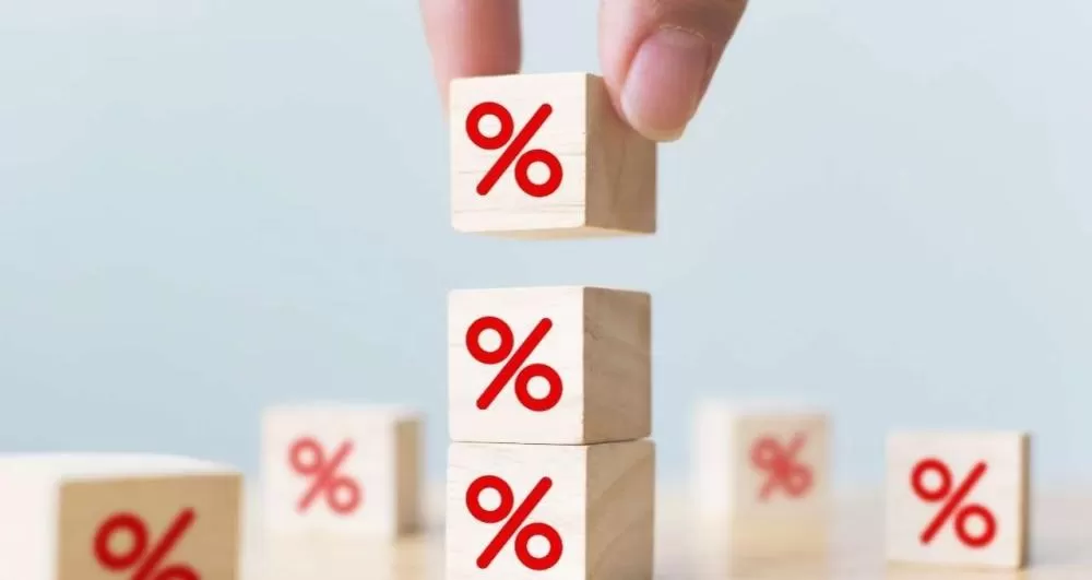 Política monetária e empreendedorismo: Brasil e EUA em caminhos opostos