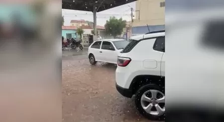 Chuva de granizo surpreende moradores de Araripina e outros municípios do Sertão de Pernambuco