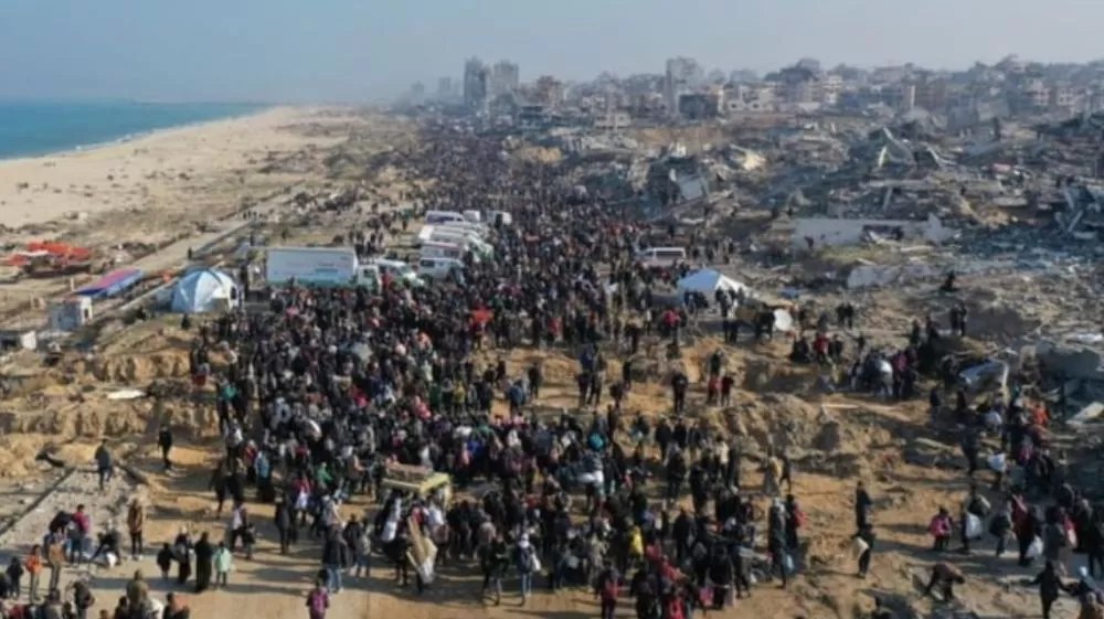 Trump baixa o tom e diz que não vai impor plano de assumir Gaza.