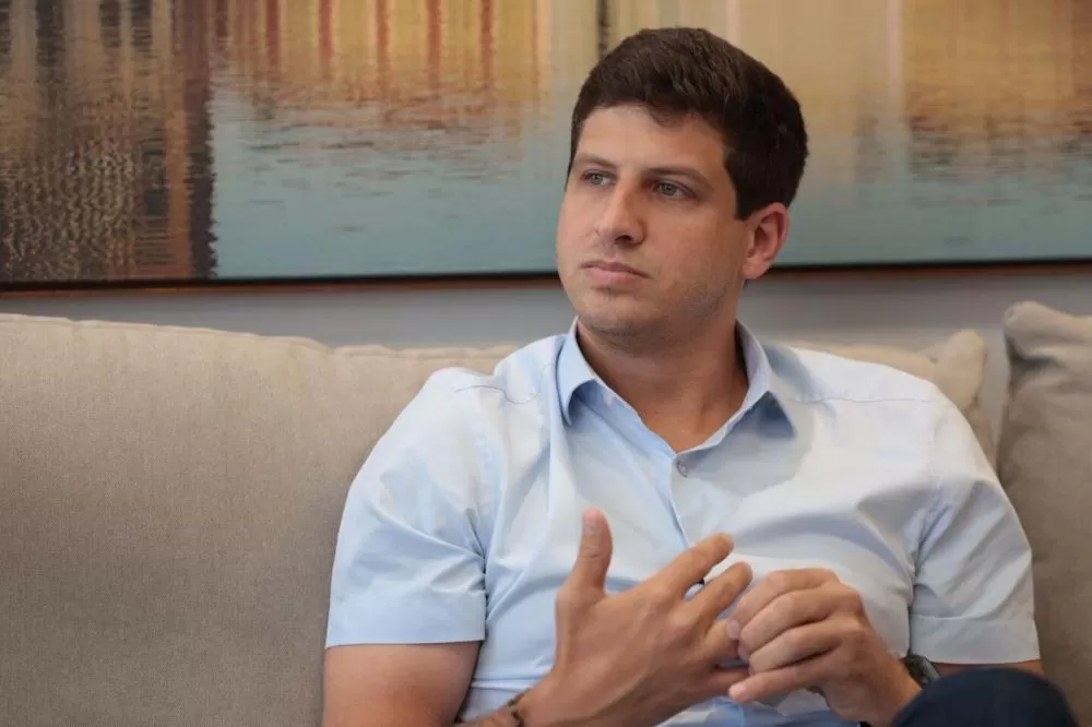 João Campos considera oportunismo eleitoral pedido de impeachment 