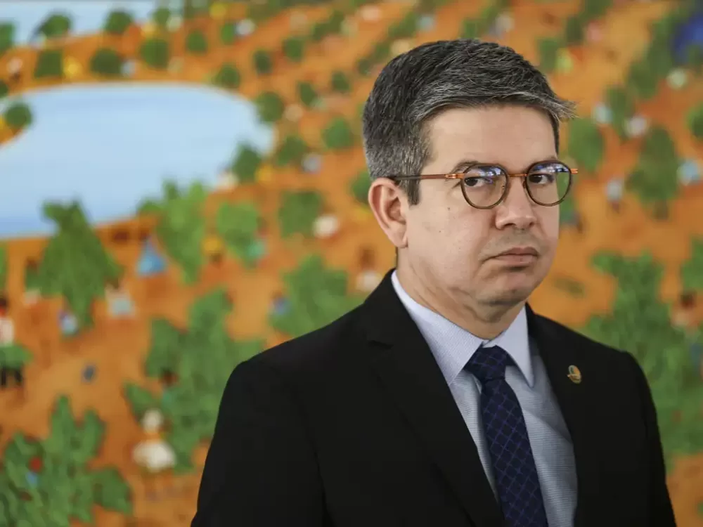 Randolfe diz que pode faltar viabilidade para CPI do Master pelo calendário eleitoral