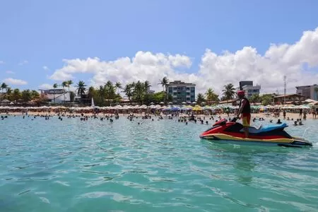 Cardápio padronizado e sem consumo mínimo: veja novas regras de conduta para barraqueiros em Ipojuca.