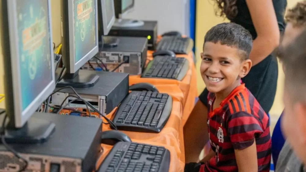 BNDES aprova R$ 56,7 mi para conexão à internet de 500 mil alunos de escolas públicas do Norte e Nordeste