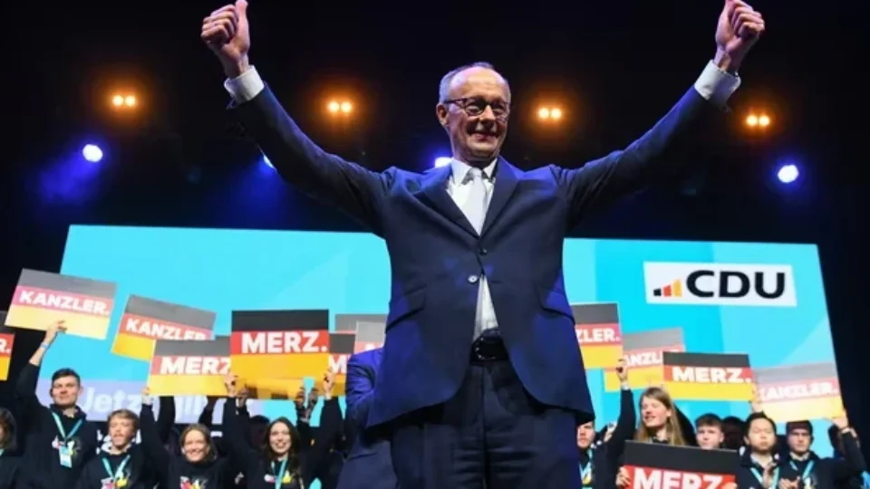 Conservadores vencem eleição na Alemanha e extrema direita tem resultado recorde