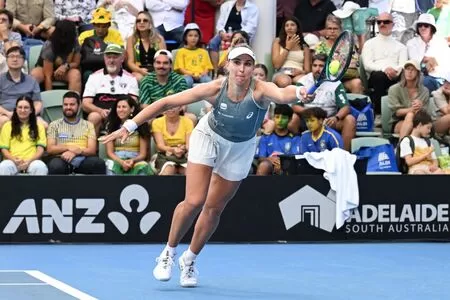 Bia Haddad sofre derrota de virada no WTA 500 de Adelaide em seu retorno ao circuito