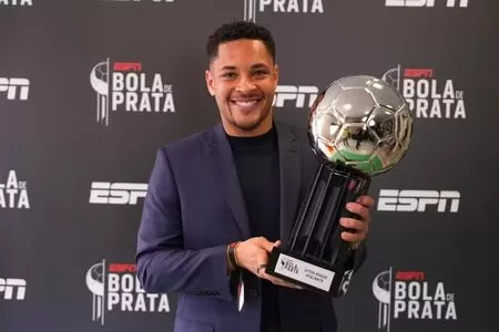 Vitor Roque se valoriza no Palmeiras e já é avaliado em mais de R$ 530 milhões