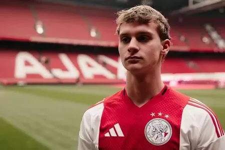 Ajax anuncia a contratação de filho de Ibrahimovic por empréstimo