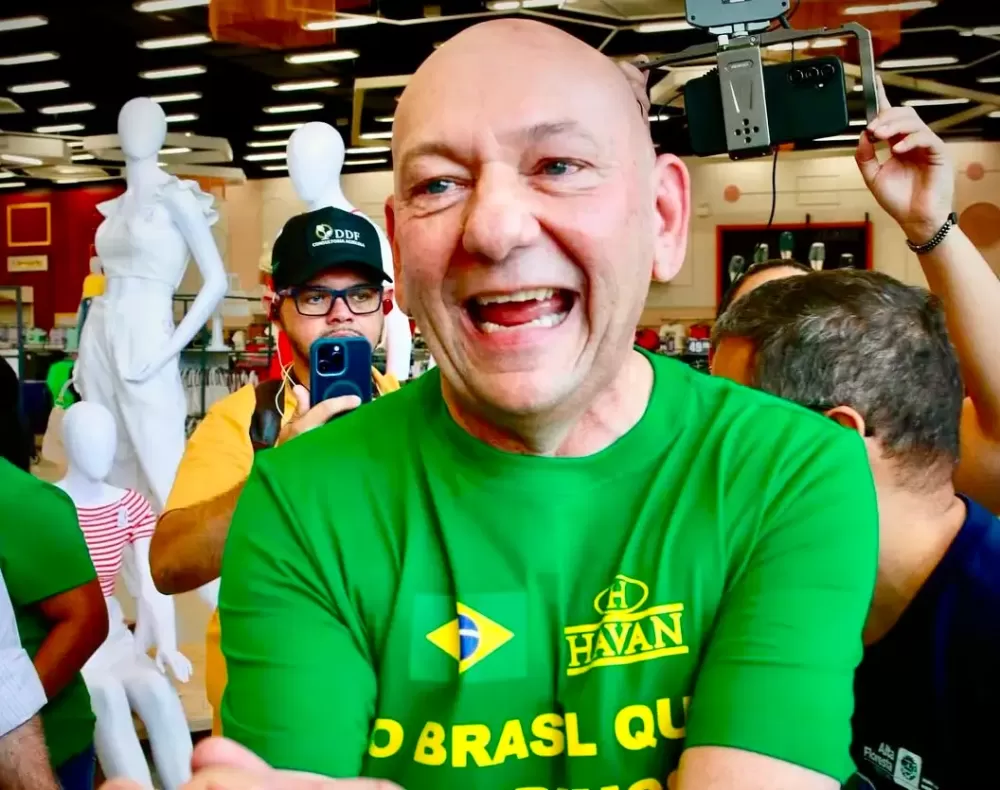 Luciano Hang anuncia bônus de R$ 90 milhões a funcionários da Havan