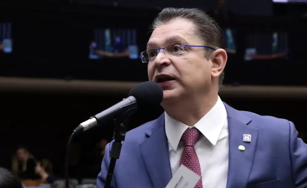 Bolsonaro na “Papudinha” é “vingança travestida de legalidade”, diz Sóstenes