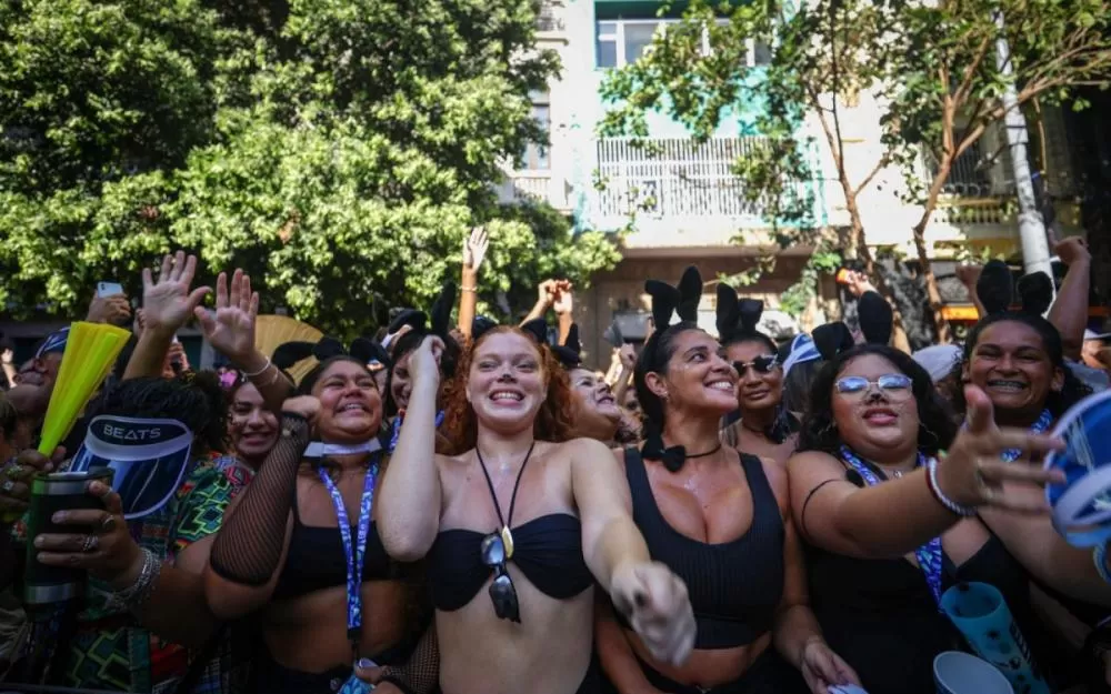 Fim de semana tem blocos de carnaval e shows de Péricles e Ivete Sangalo