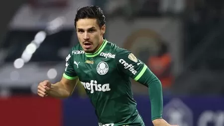 Raphael Veiga entra no radar do América do México e pode deixar o Palmeiras