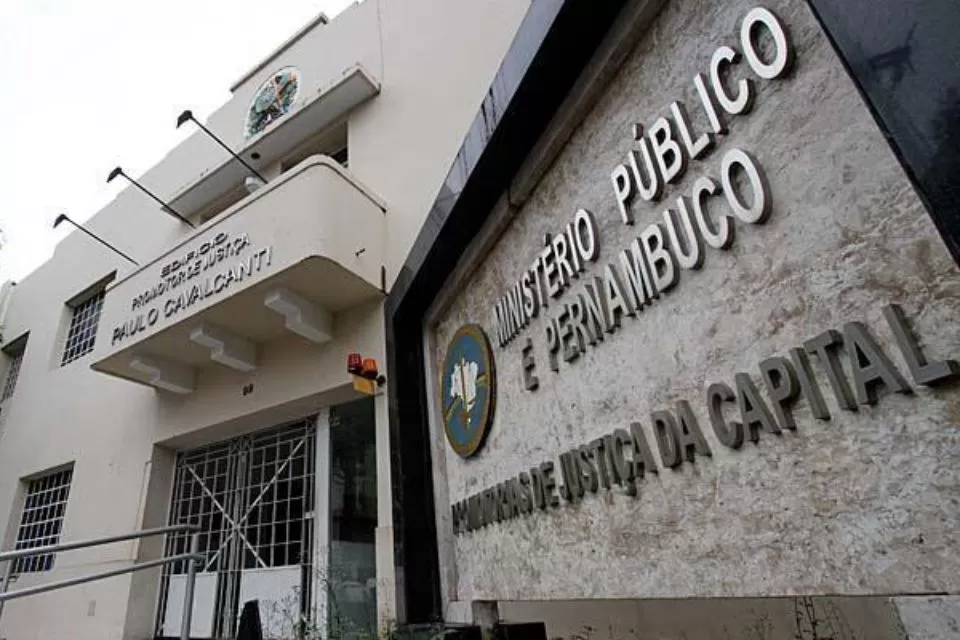 MPPE investiga denúncia de injúria racial praticada por diretora de escola contra aluna no Recife
