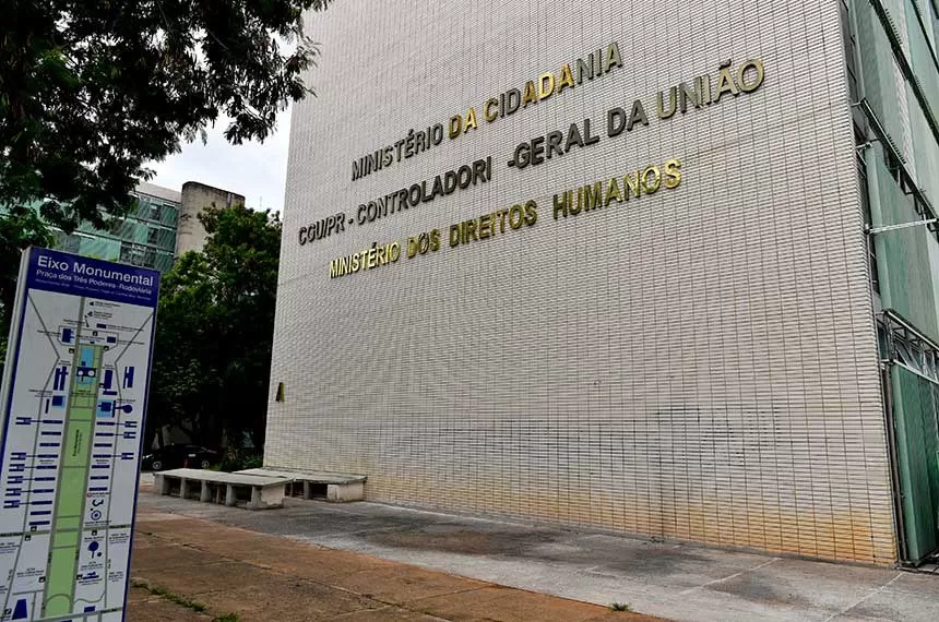 Pernambuco teve média mensal de 15 denúncias ou violações contra liberdade religiosa e crença em 2025, aponta Ministério.