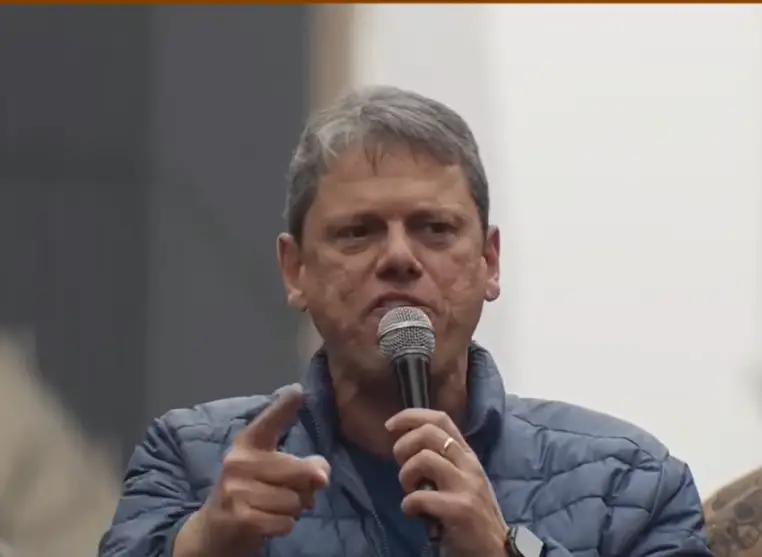 Após cancelar visita a Bolsonaro, Tarcísio tem apenas despachos internos em São Paulo