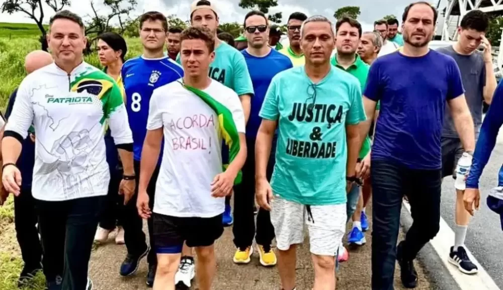 Trompetista toca berrante para manifestantes em marcha de Nikolas: ‘Gado na pista’