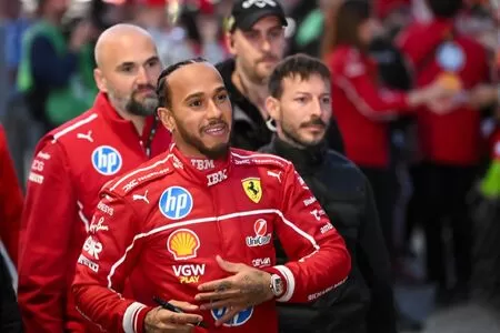 Hamilton prevê recomeço na Ferrari após temporada desastrosa: “Reacende a chama”
