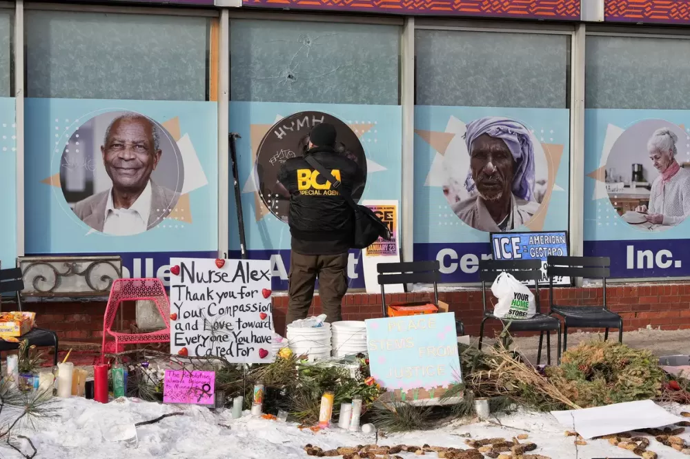 Manifestantes exigem que agentes do ICE deixem Minneapolis após morte de enfermeiro