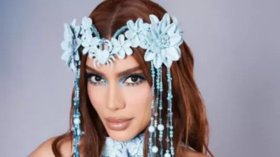 VÍDEO: Anitta manda recado para ladrões durante evento: “Tô amaldiçoando a vida de cada um”