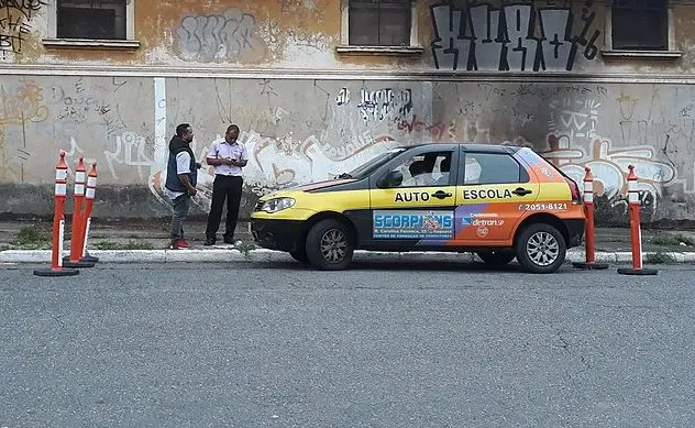 Detran tira baliza do exame e libera prova de direção com carro automático em SP