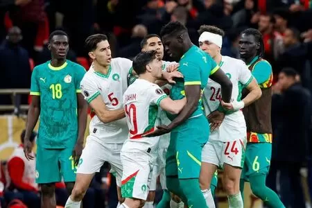 Confusão na final da Copa Africana entre Senegal e Marrocos rende suspensões e multas