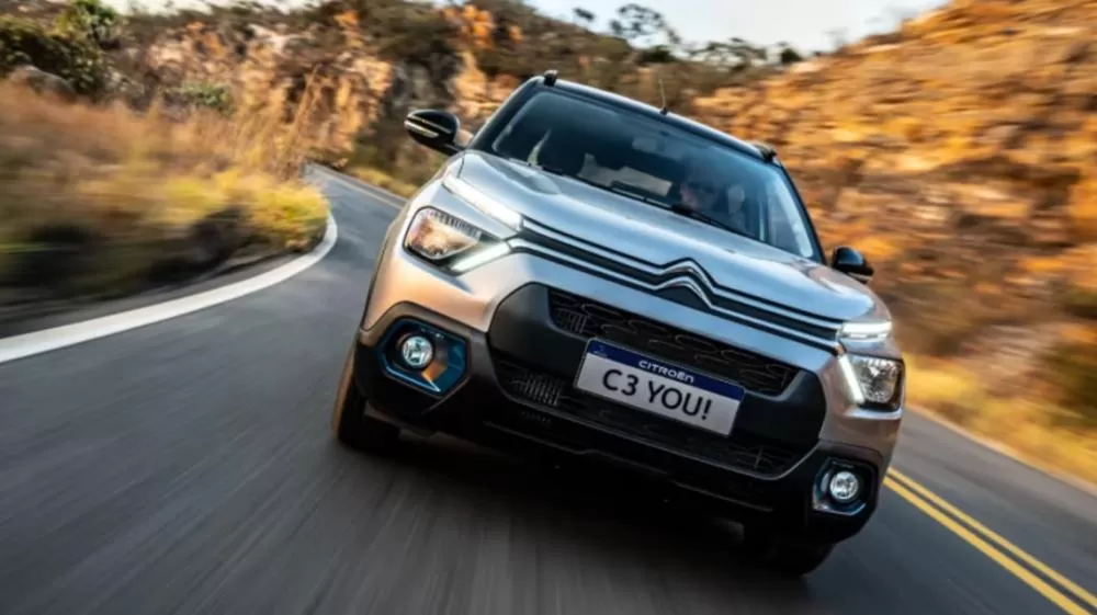 Citroën C3 com motor 1.0 faz mais de 16 km/l na estrada e ainda entrega porta-malas de sedã